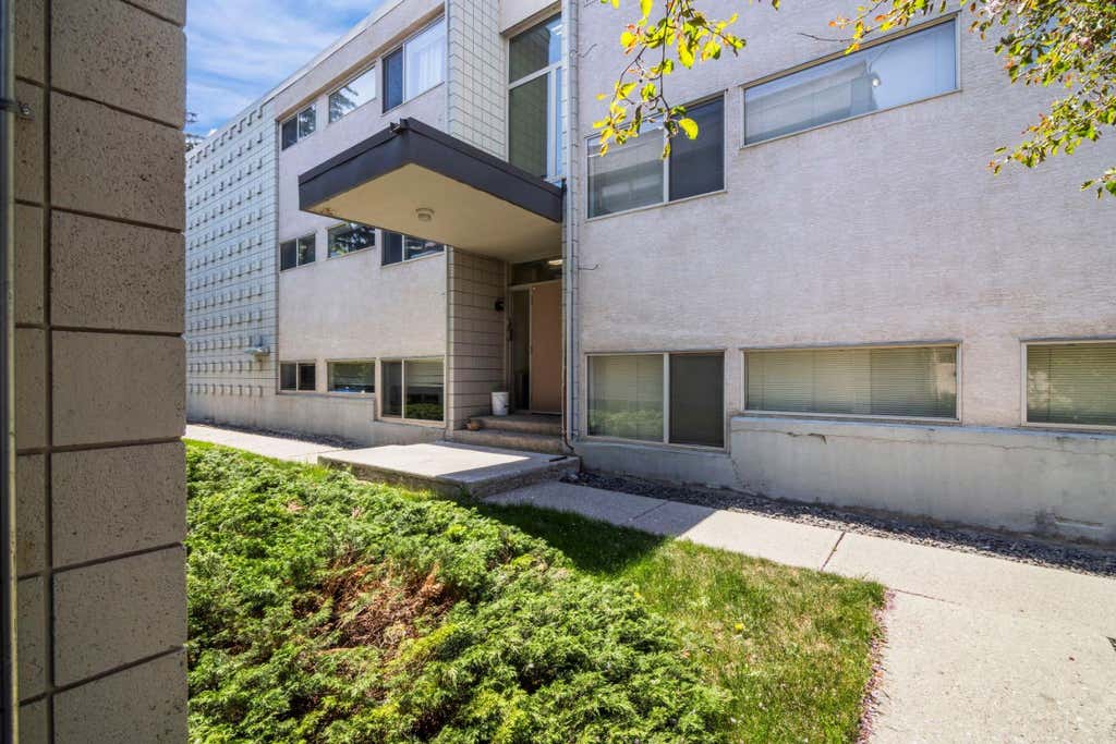 Photo of 56 Hamlet Road SW #126, Calgary, AB T2V 3C8 (MLS # A2320120)