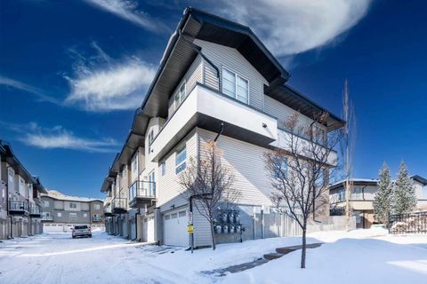 Photo of 57 Aspen Hills Common SW, Calgary, AB T3H 0R7 (MLS # A2290017)