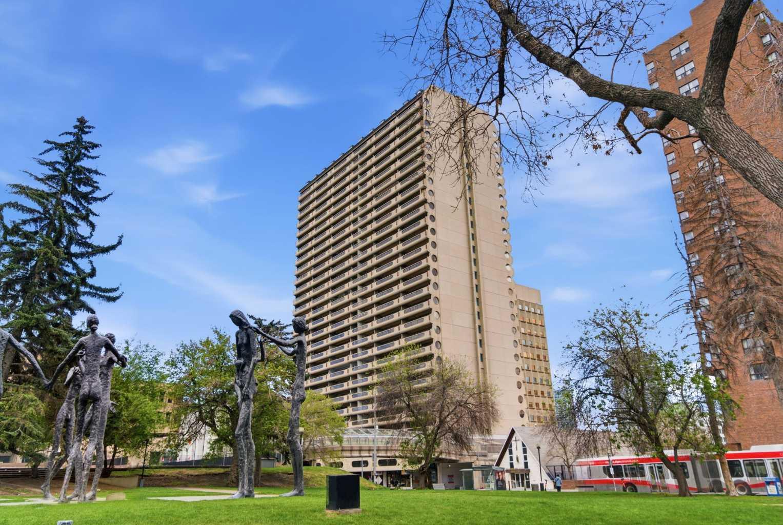 221 6 Avenue SE 2704