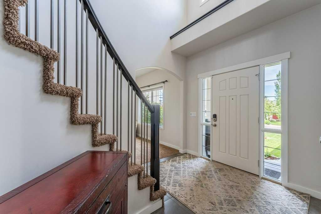 Photo of 472 Sunset Link, Crossfield, AB T0M 0S0 (MLS # A2324153)