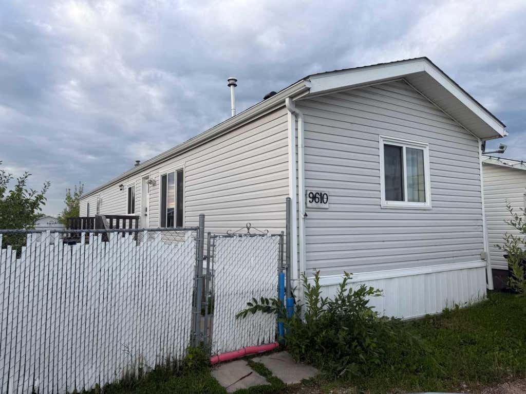 Photo of 9610 101 Avenue, Clairmont, AB T8X 5G5 (MLS # A2325145)