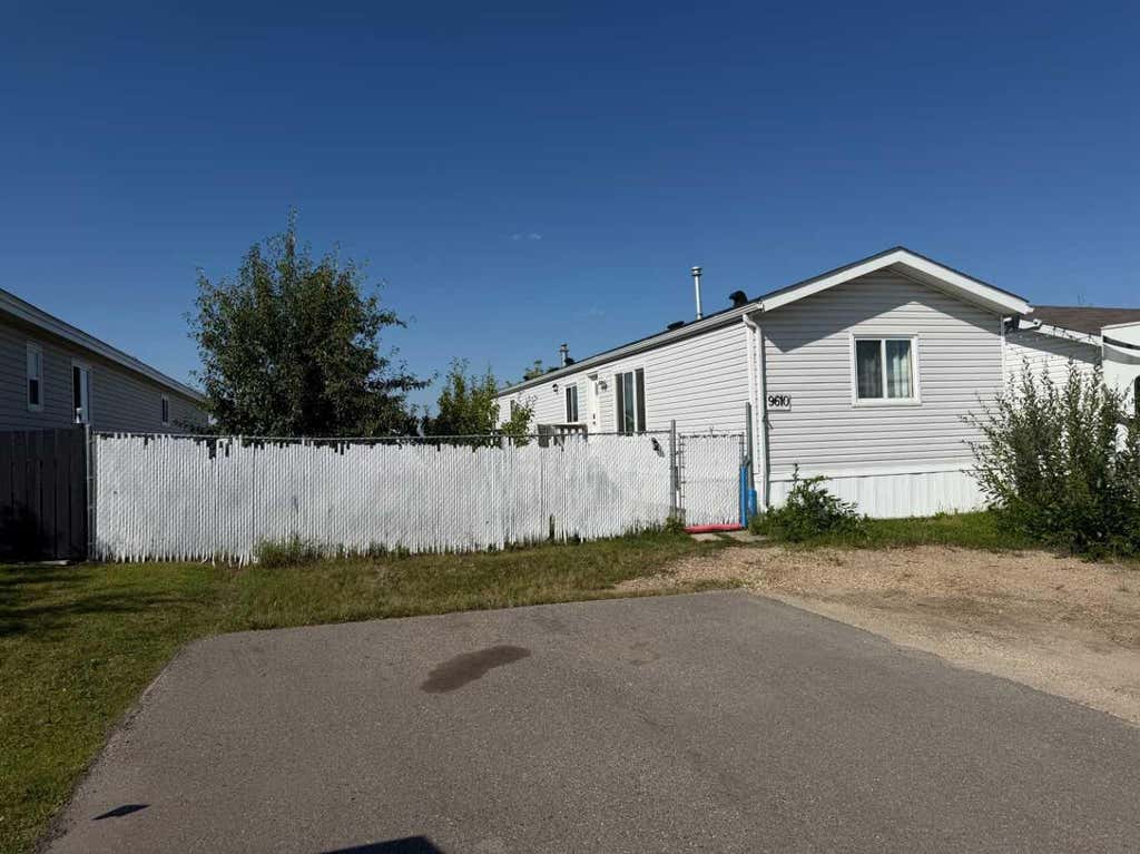 Photo of 9610 101 Avenue, Clairmont, AB T8X 5G5 (MLS # A2325145)