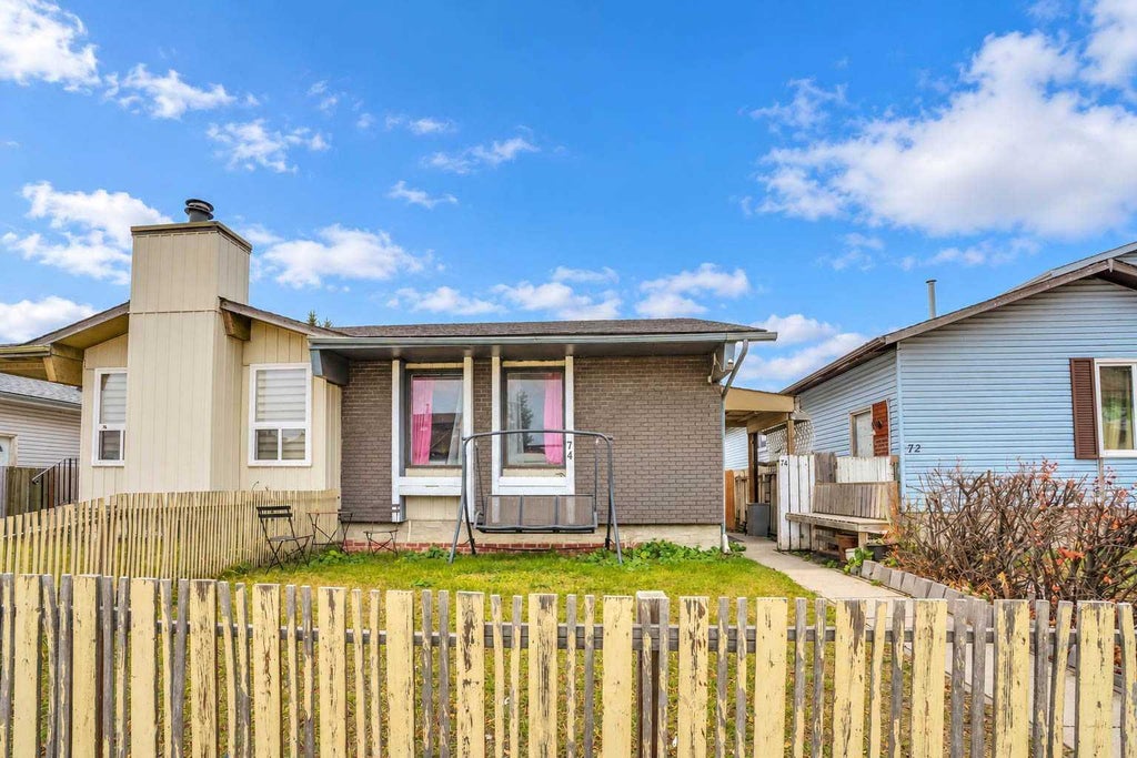 Photo of 74 Whitman Close NE, Calgary, AB T1Y 4H5 (MLS # A2355296)
