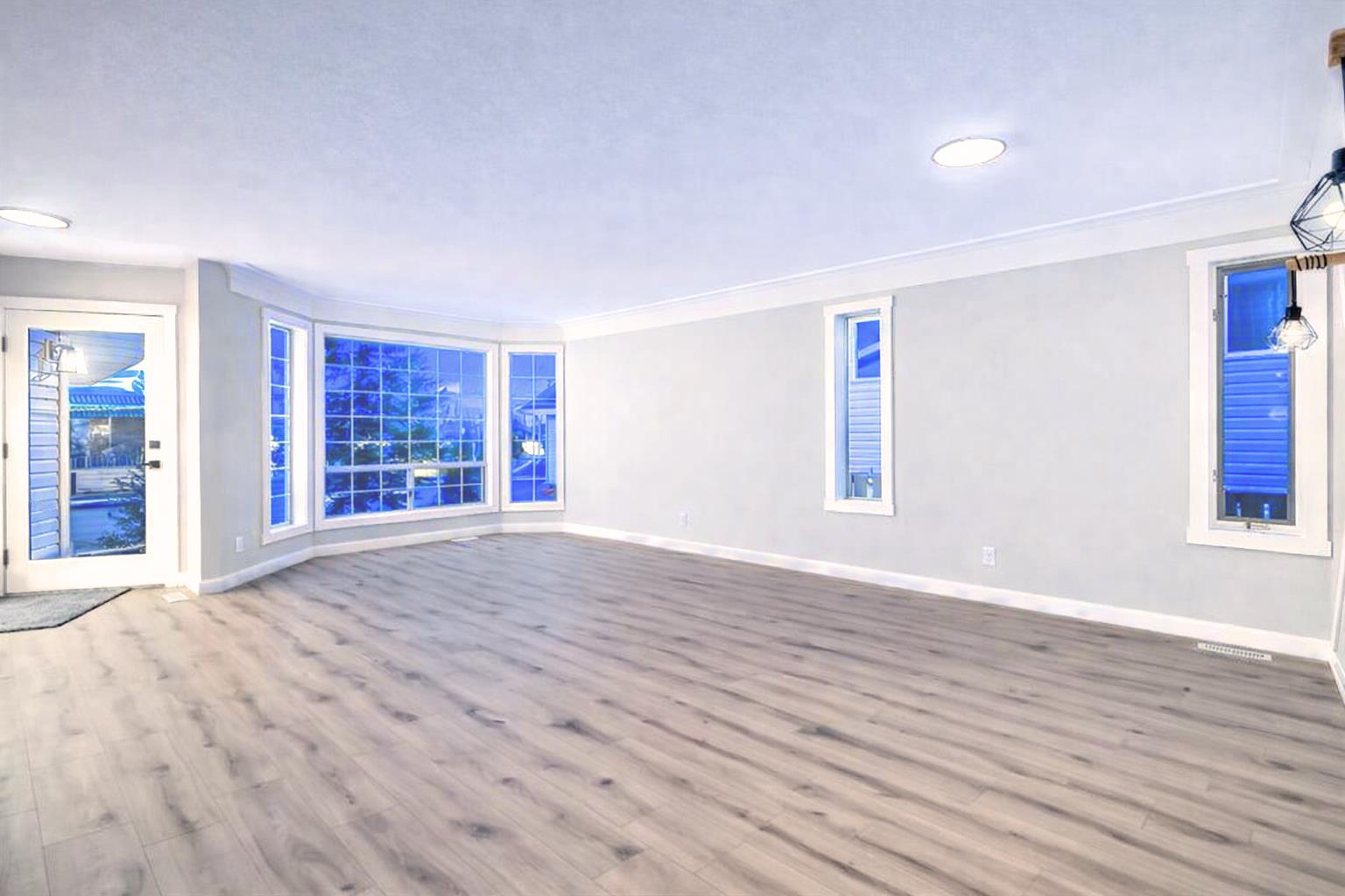 902 Applewood Drive SE