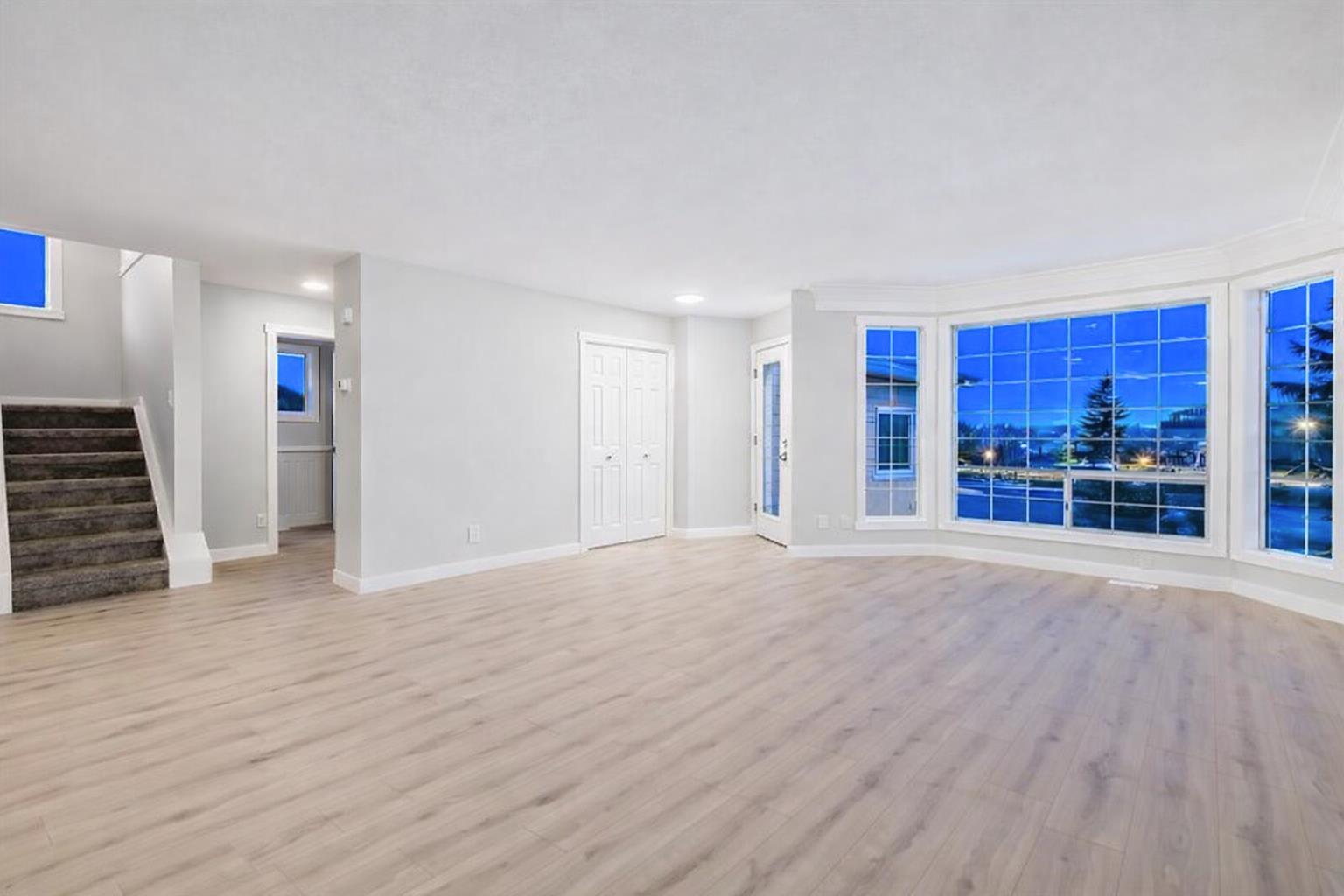 902 Applewood Drive SE