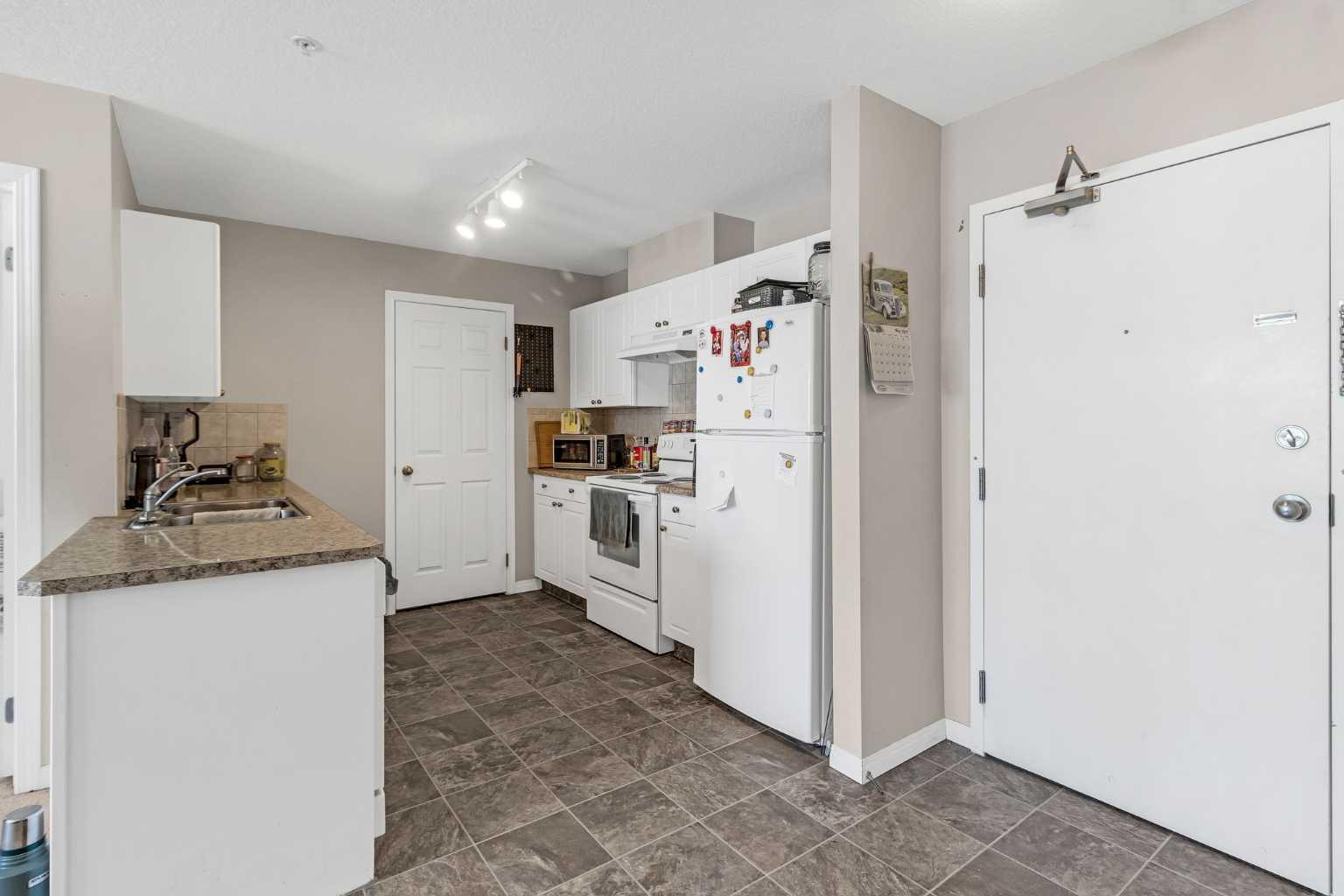 1010 Railway Street 207