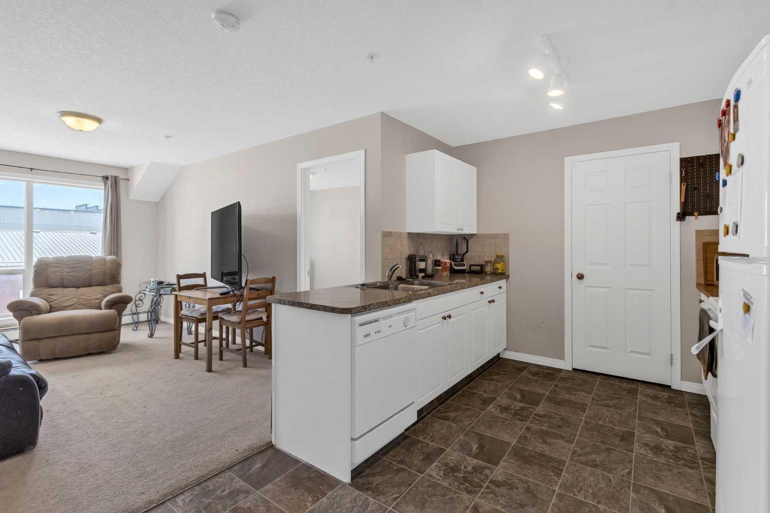 1010 Railway Street 207