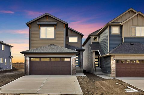 135 Homestead Common NE Calgary AB T3J 5V8