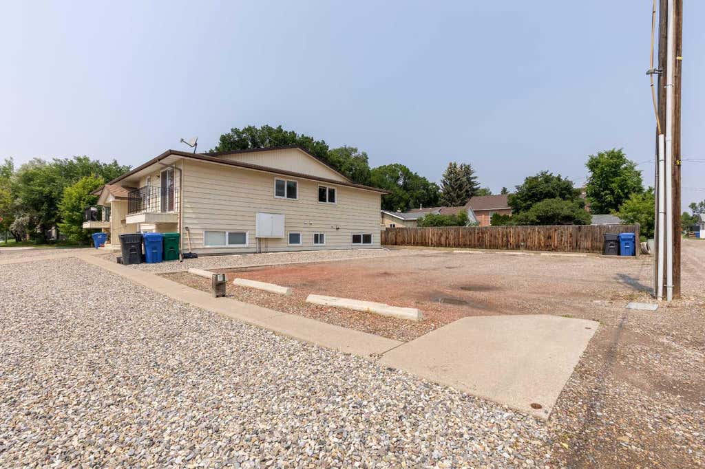 Photo of 309 19 Street N, Lethbridge, AB T1H 3K3 (MLS # A2324036)