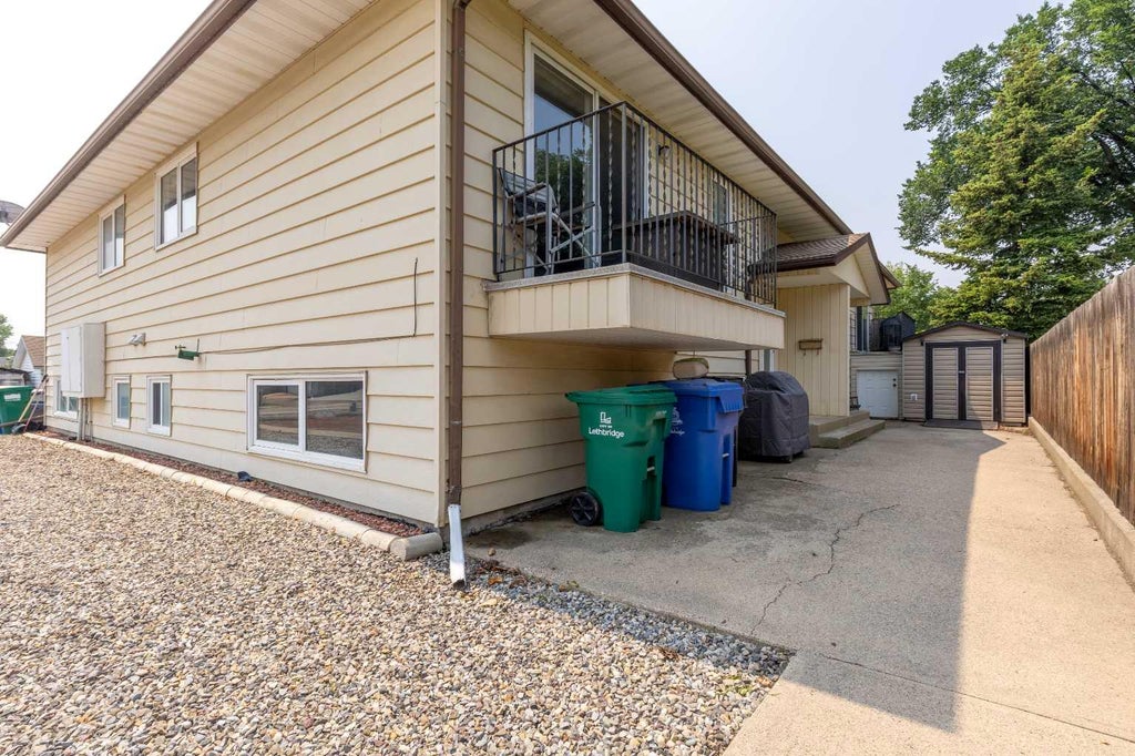 Photo of 309 19 Street N, Lethbridge, AB T1H 3K3 (MLS # A2324036)