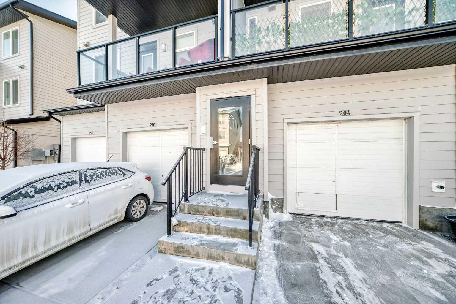 135 Redstone Walk NE 204