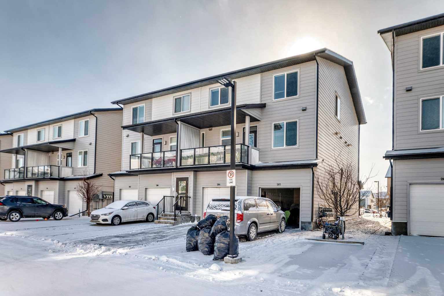 135 Redstone Walk NE 204