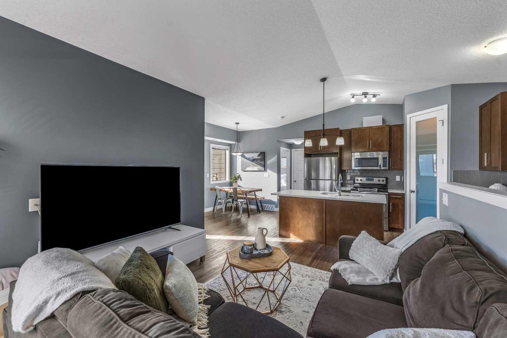 Photo of 2461 Baysprings Link SW #1324, Airdrie, AB T4B 4C6 (MLS # A2349101)