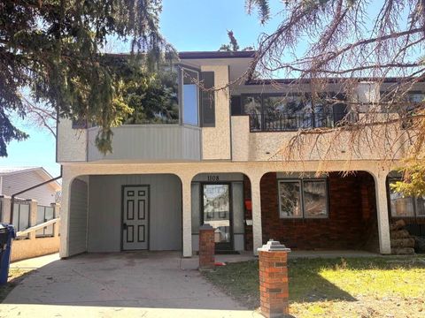 Photo of 1108 10 Avenue N, Lethbridge, AB T1H 1K1 (MLS # A2326283)