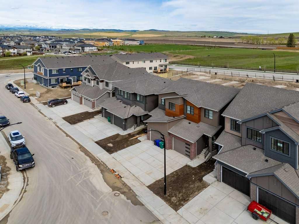 Photo of 55 Heritage Manor, Cochrane, AB T4C 3K7 (MLS # A2314683)