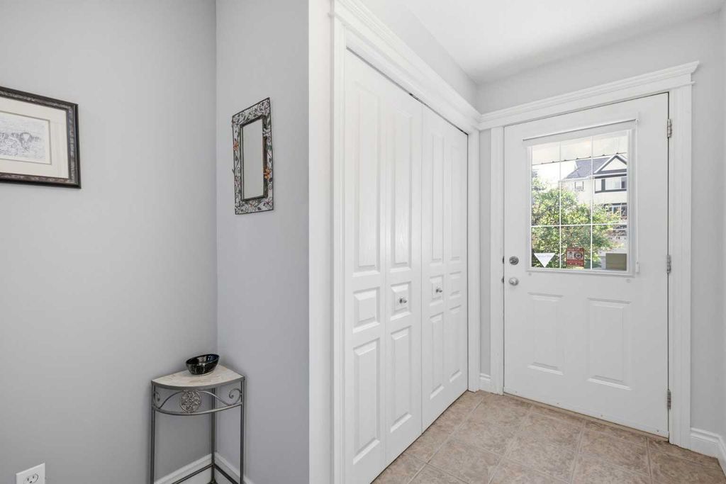Photo of 4 Cougar Ridge Mews SW, Calgary, AB T3H 5P4 (MLS # A2327348)