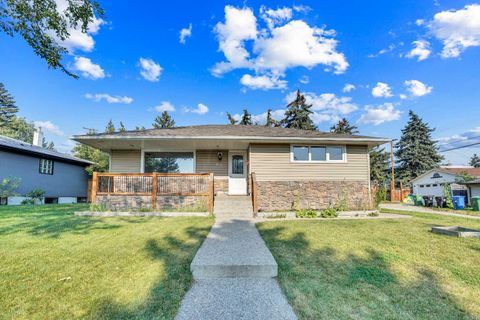 9 Cottage Street NW Calgary AB T2K 1Y4
