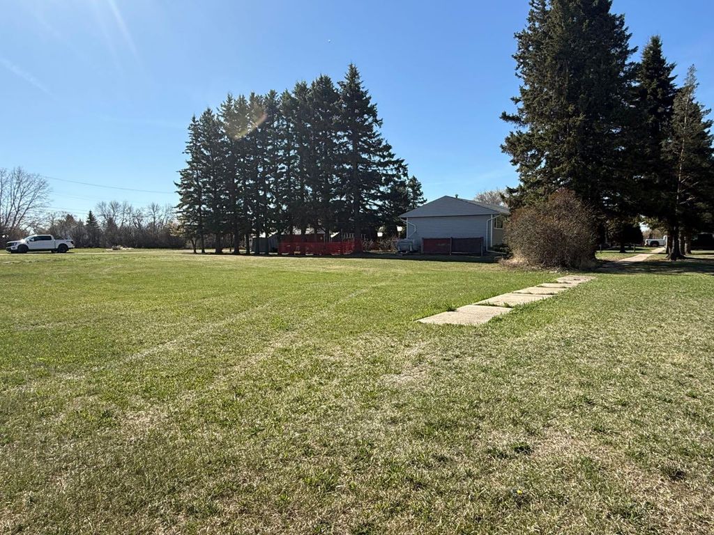 Photo of 4911 48 Avenue, Mannville, AB T0B 2W0 (MLS # A2310574)