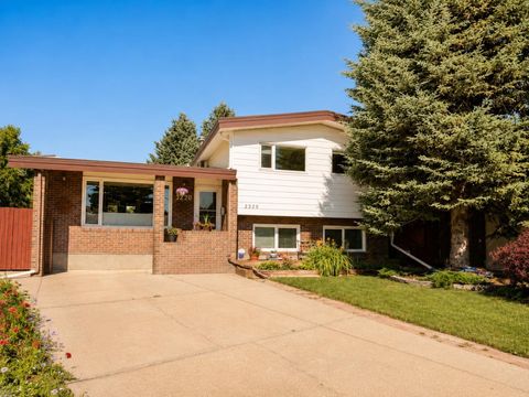 Photo of 2220 42 Street S, Lethbridge, AB T1K 4Y8 (MLS # A2327108)