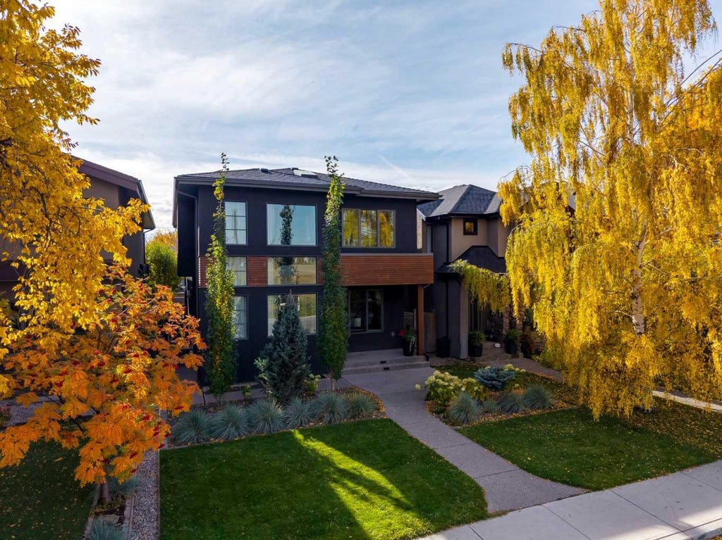 Photo of 2009 40 Avenue SW, Calgary, AB T2T 1R5 (MLS # A2350309)