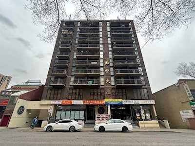 Photo of 108 3 Avenue SW #706, Calgary, AB T2P 0E7 (MLS # A2354132)