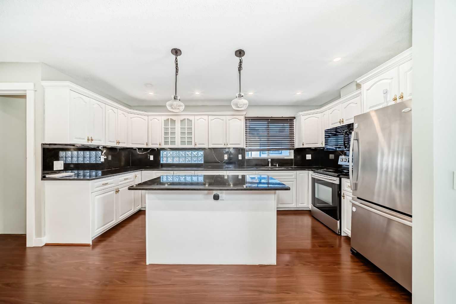 130 Braniff Crescent SW