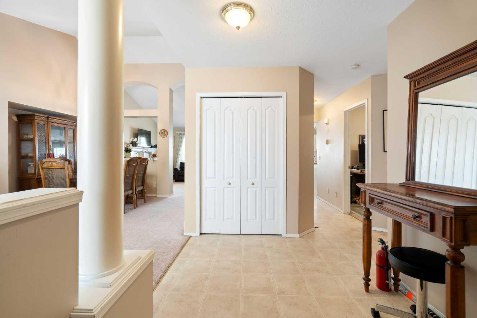 141 Arbour Stone Close NW