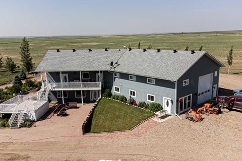 Property photo of 328 Railway Avenue, Travers, AB T0l 1g0