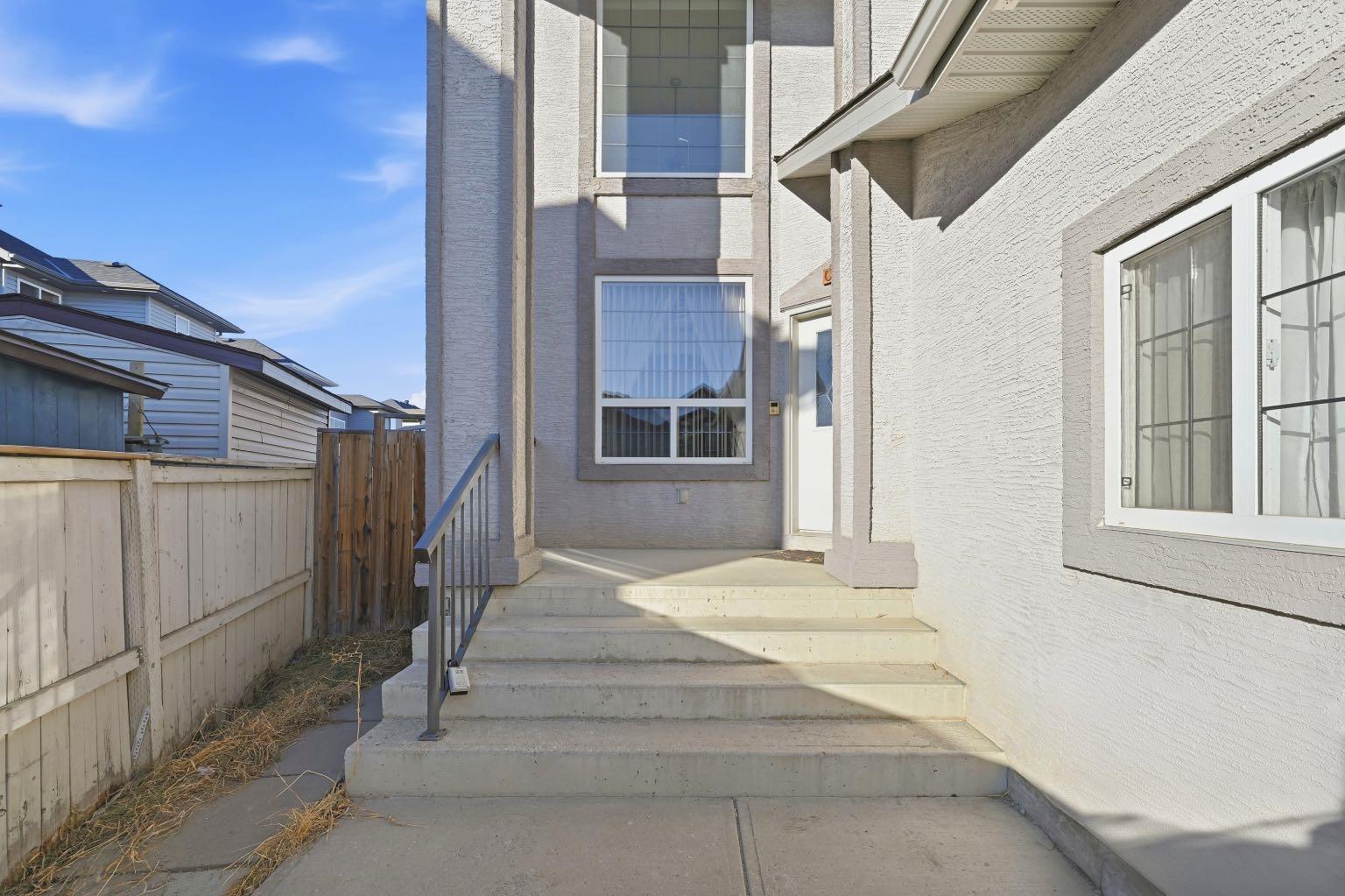 104 Taralake Common NE