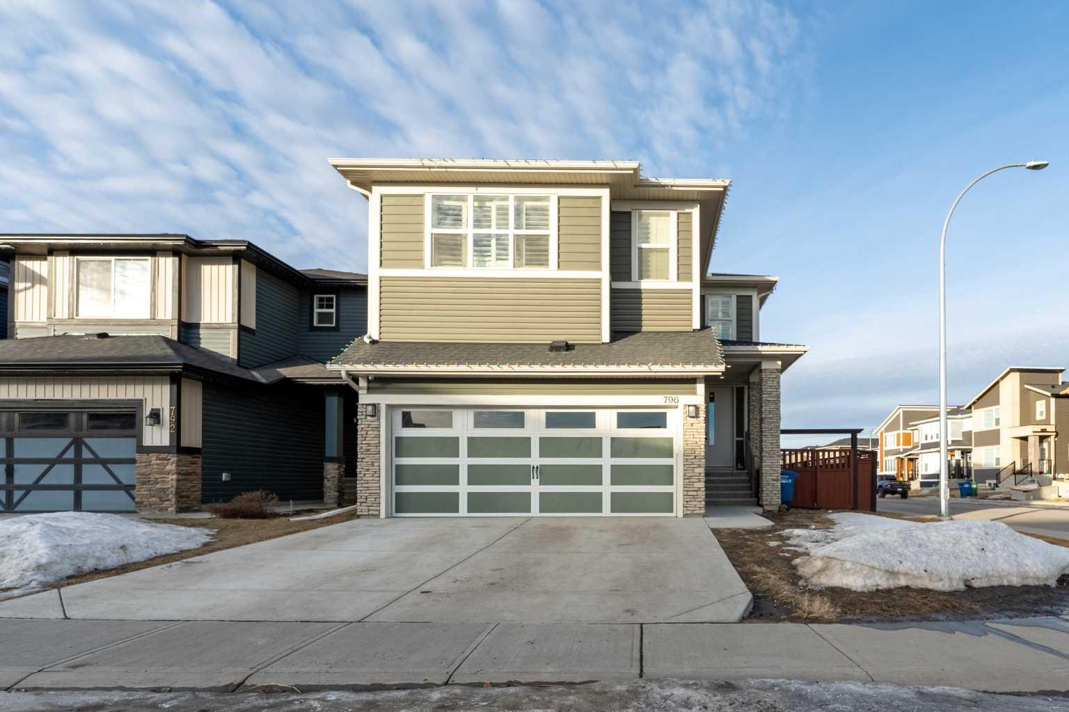 796 MIDTOWN Drive SW