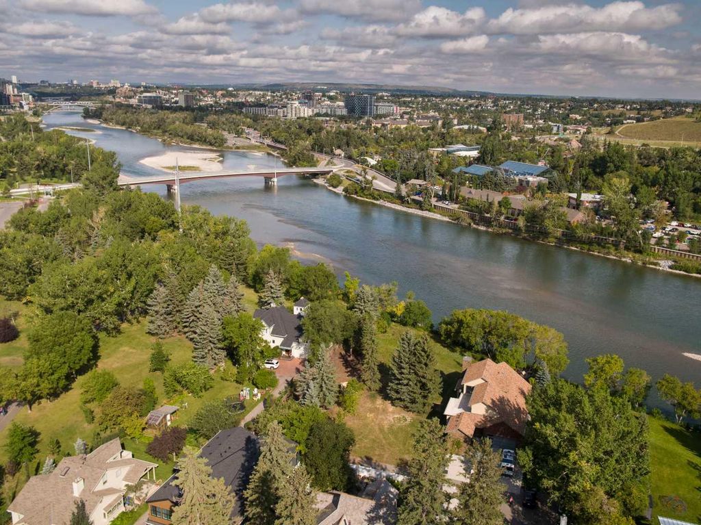 Photo of 10 Major Stewart Lane SE, Calgary, AB T2G 5R6 (MLS # A2296730)