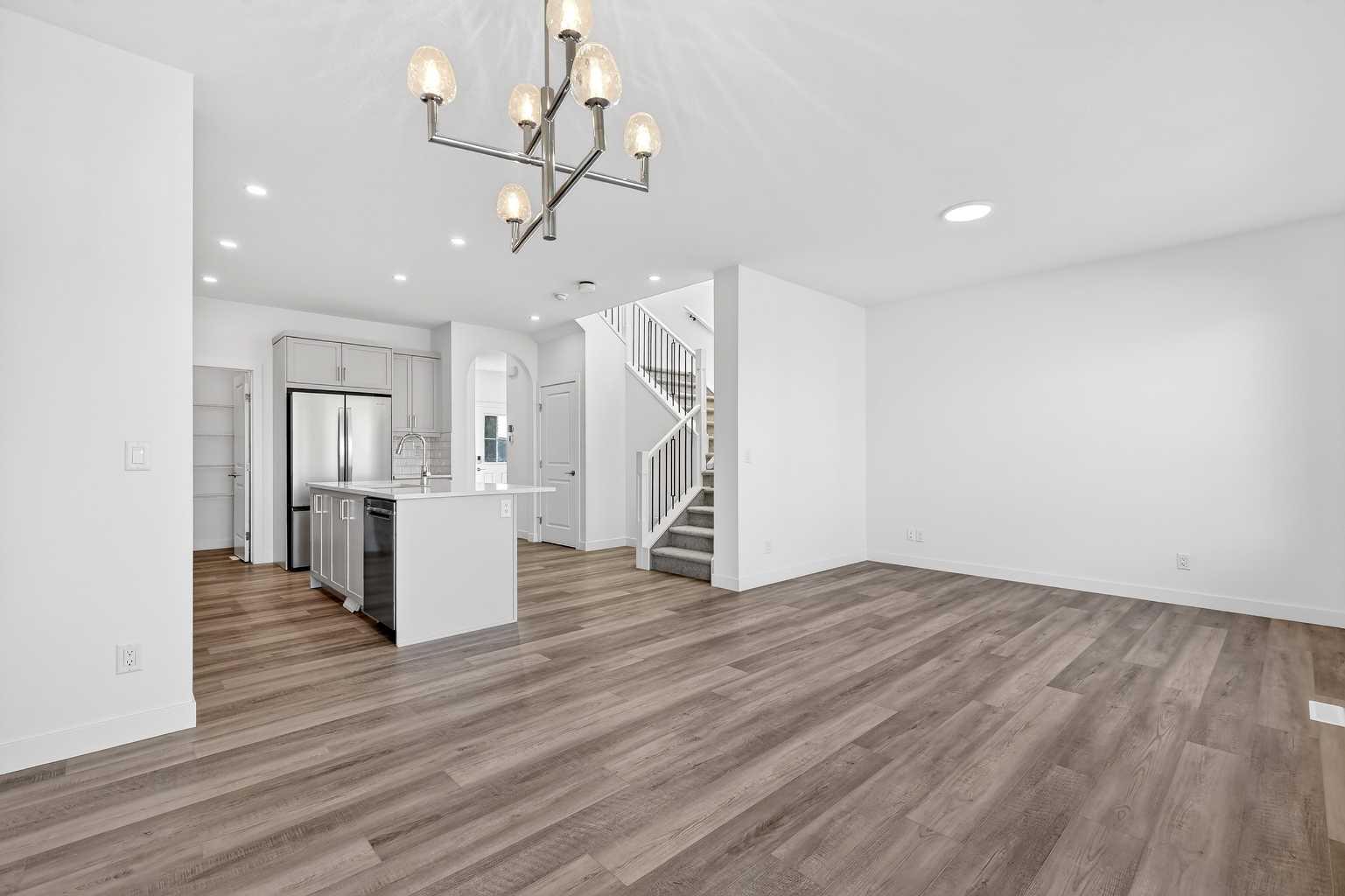 5 Legacy Glen Rise SE