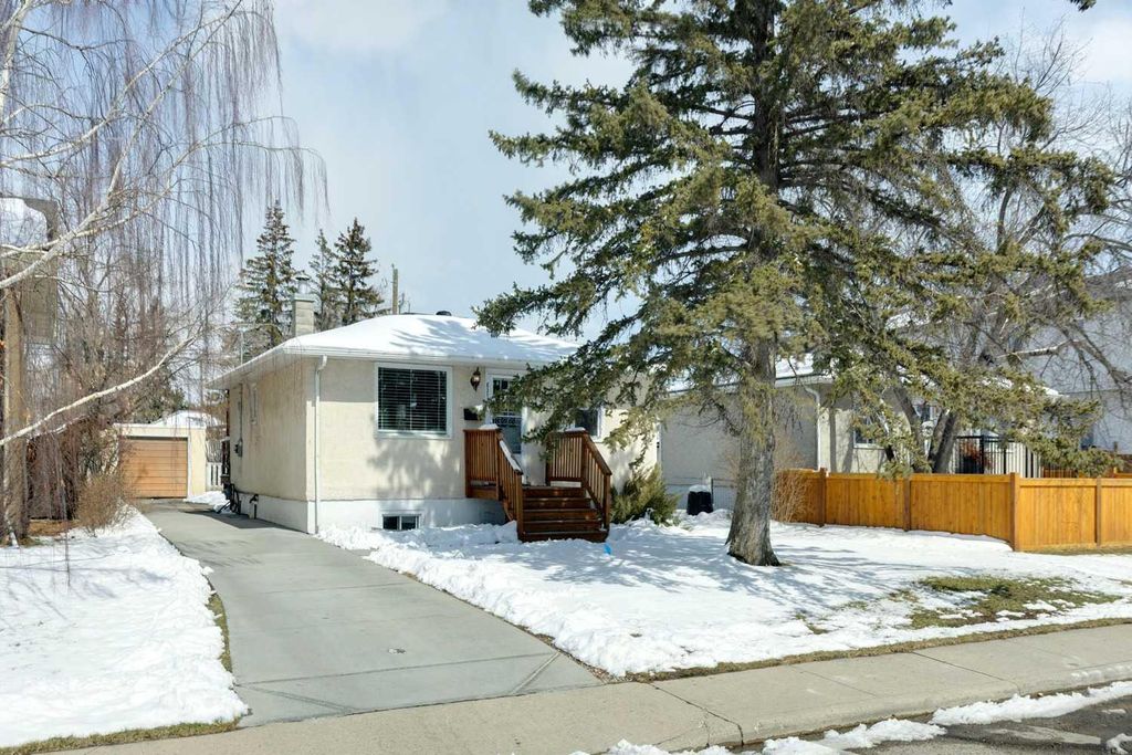 Photo of 8312 47 Avenue NW, Calgary, AB T3B 1Z7 (MLS # A2303139)