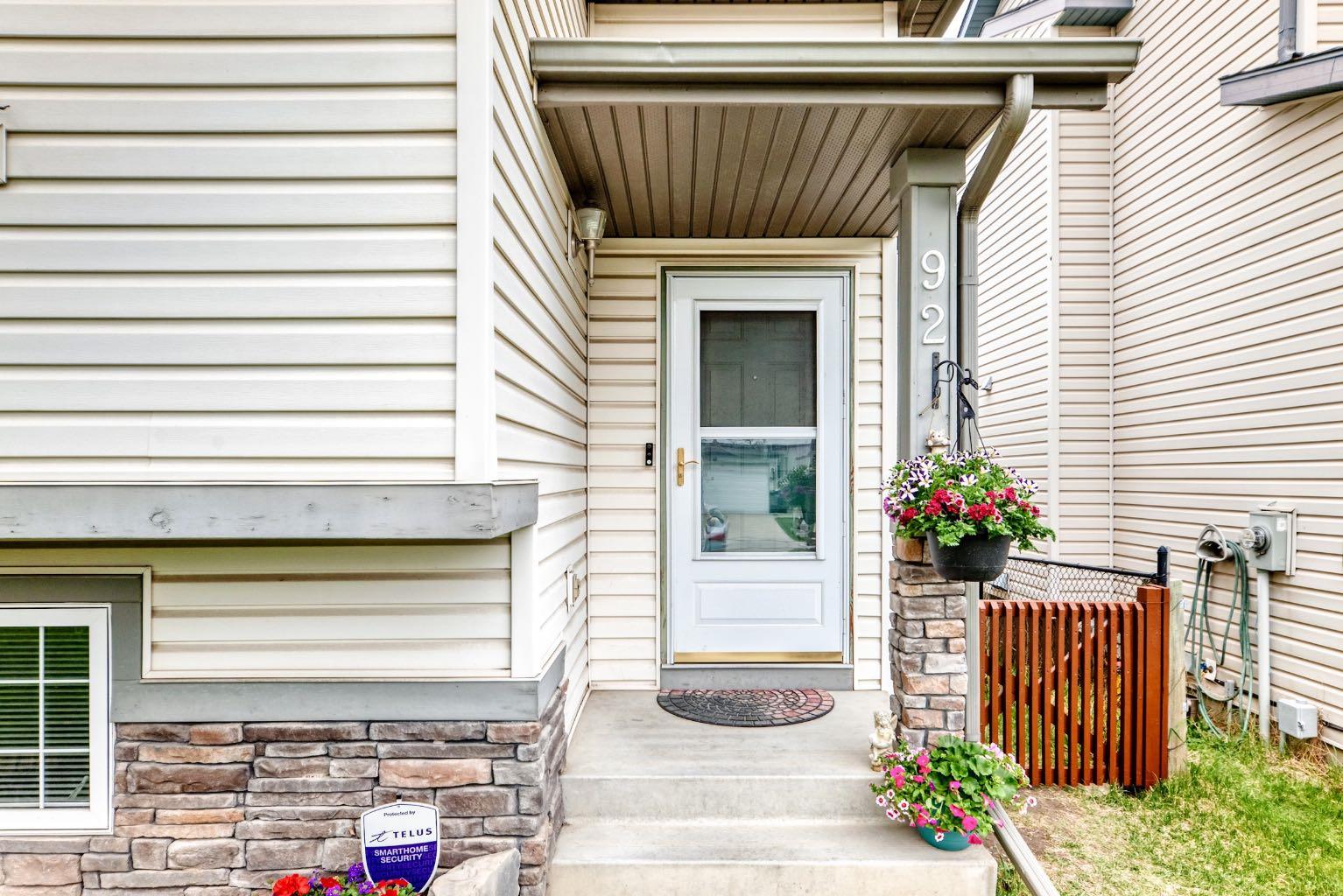 92 Everstone Rise SW