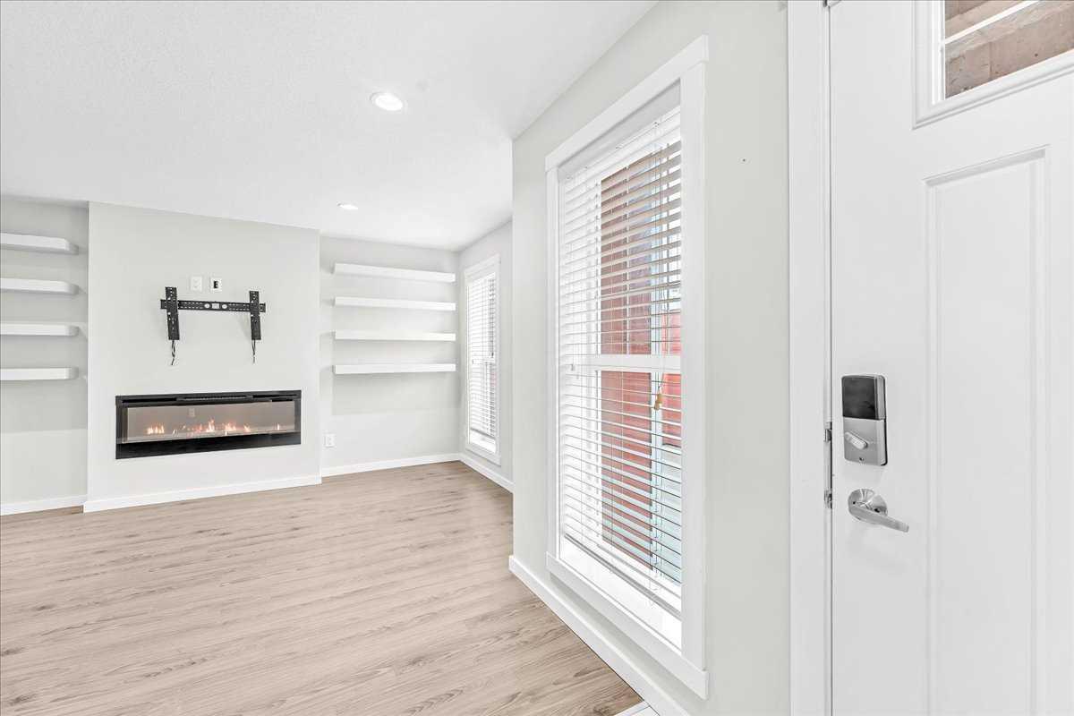 523 Cranford Mews SE