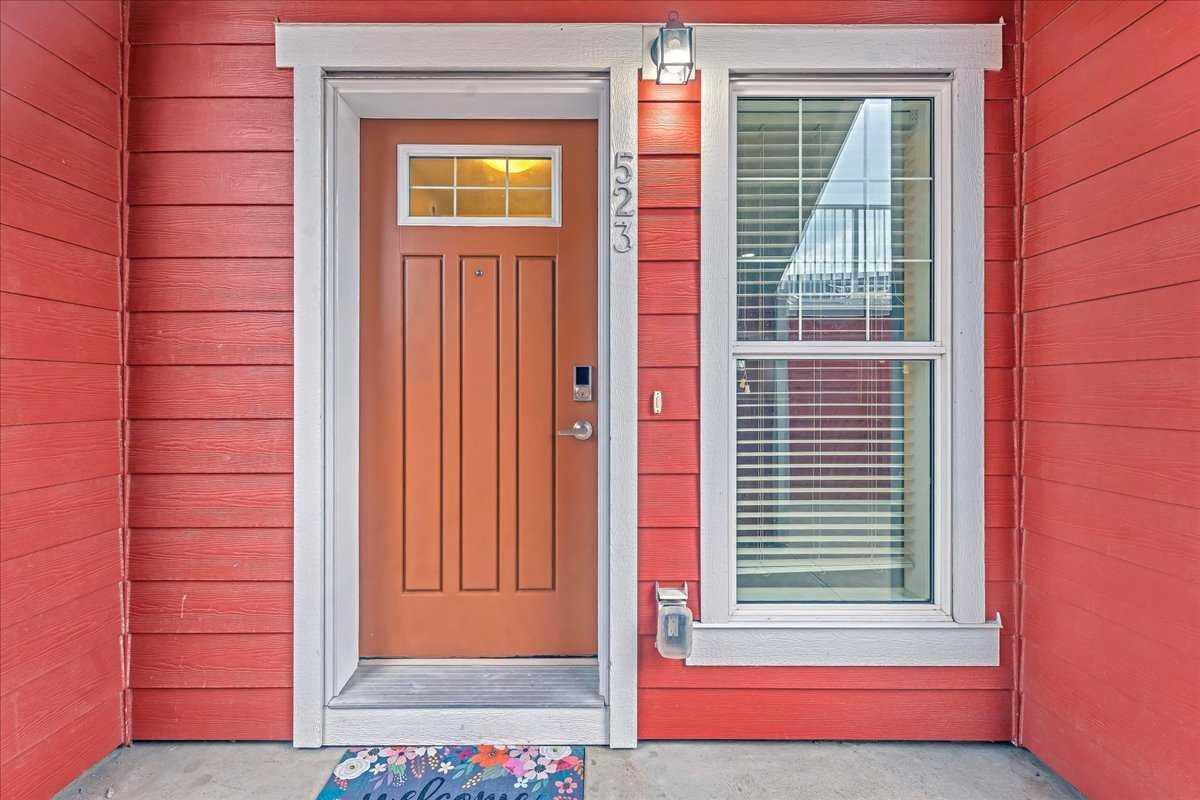 523 Cranford Mews SE