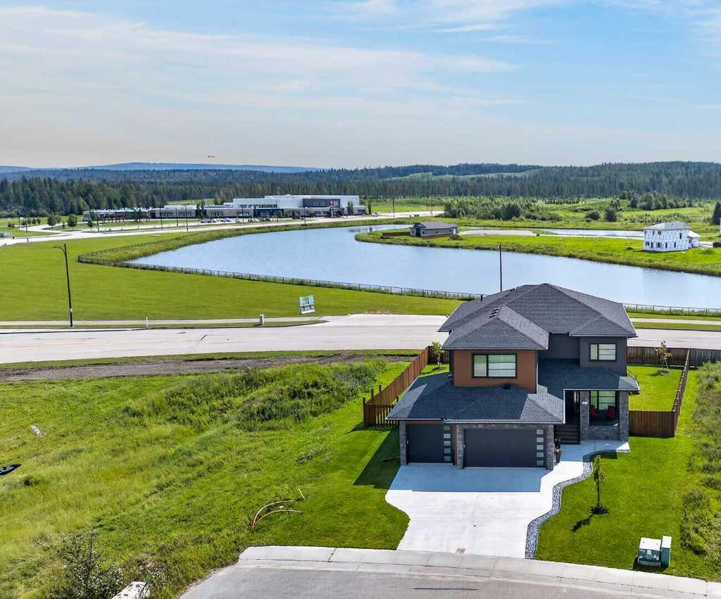 Photo of 55 Riverdale Bend, Whitecourt, AB T7S 0G4 (MLS # A2336664)
