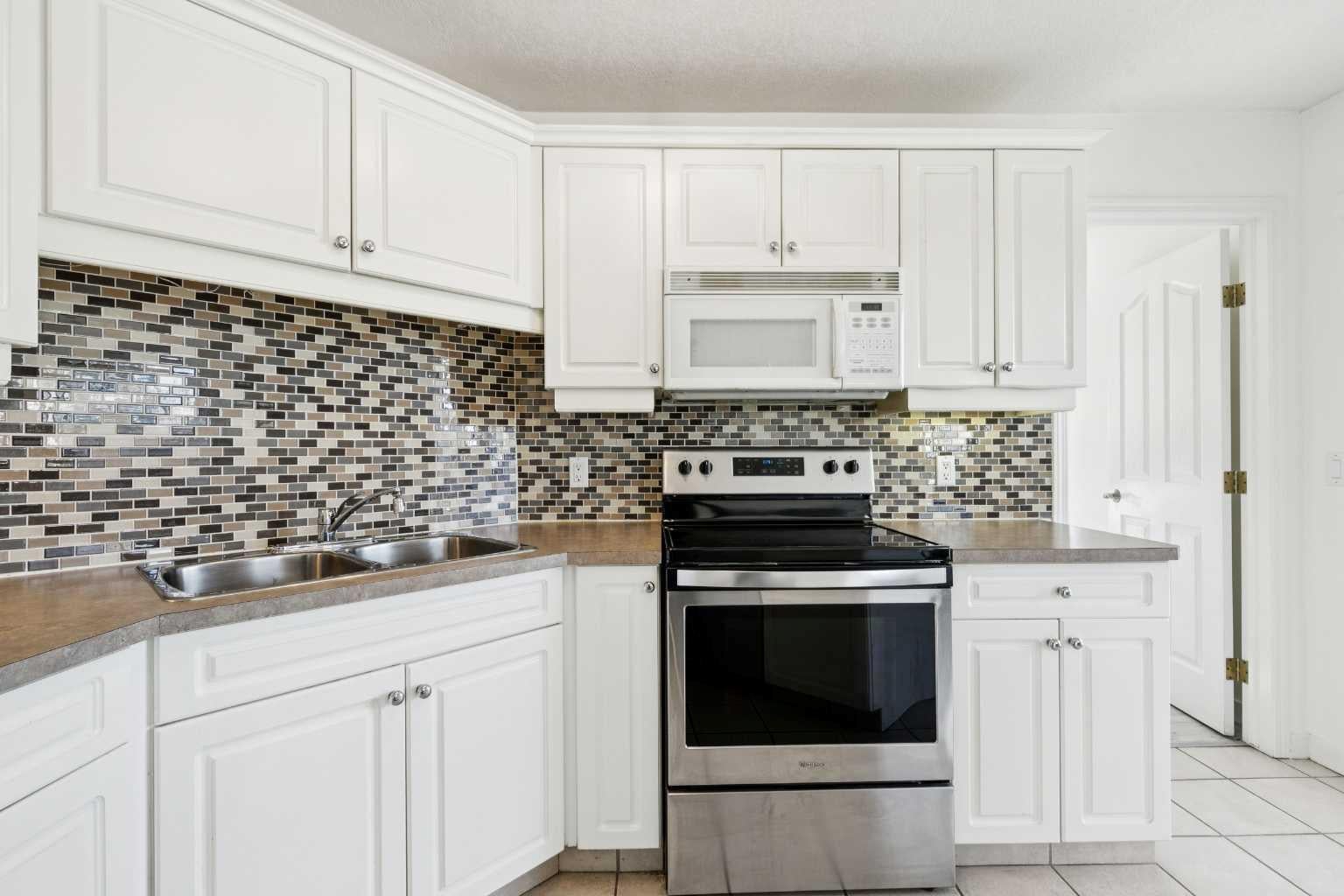 6102 Valleyview Park SE 102