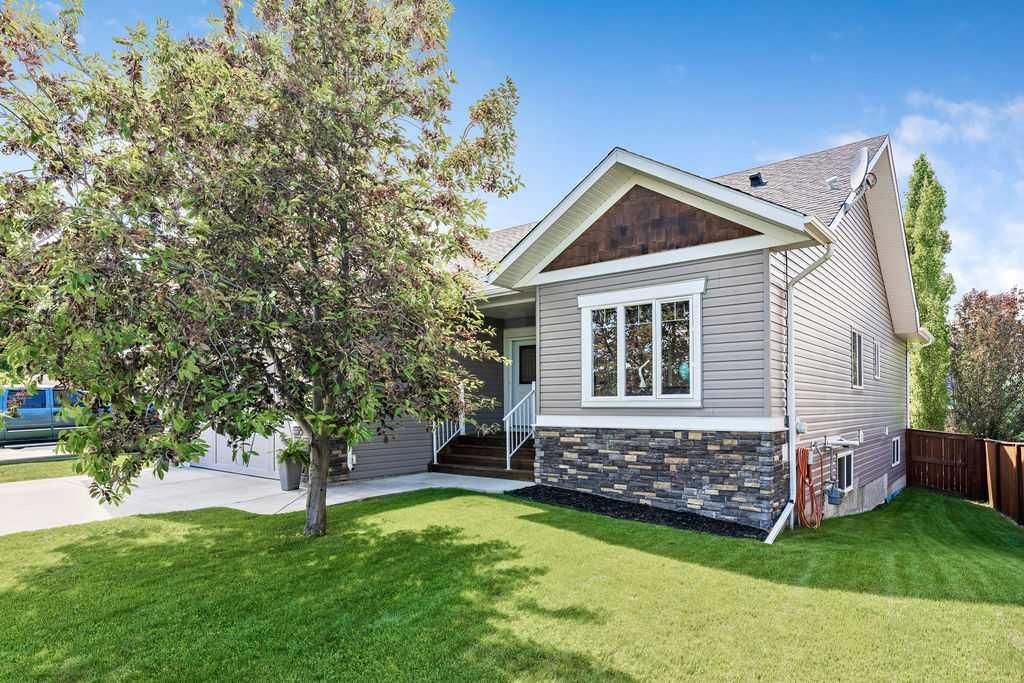 Photo of 709 3 Street SW, Diamond Valley, AB T0L 0H0 (MLS # A2323655)