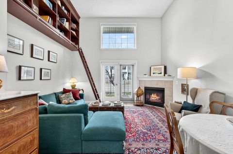 Photo of 527 15 Avenue SW #105, Calgary, AB T2R 1R5 (MLS # A2306058)