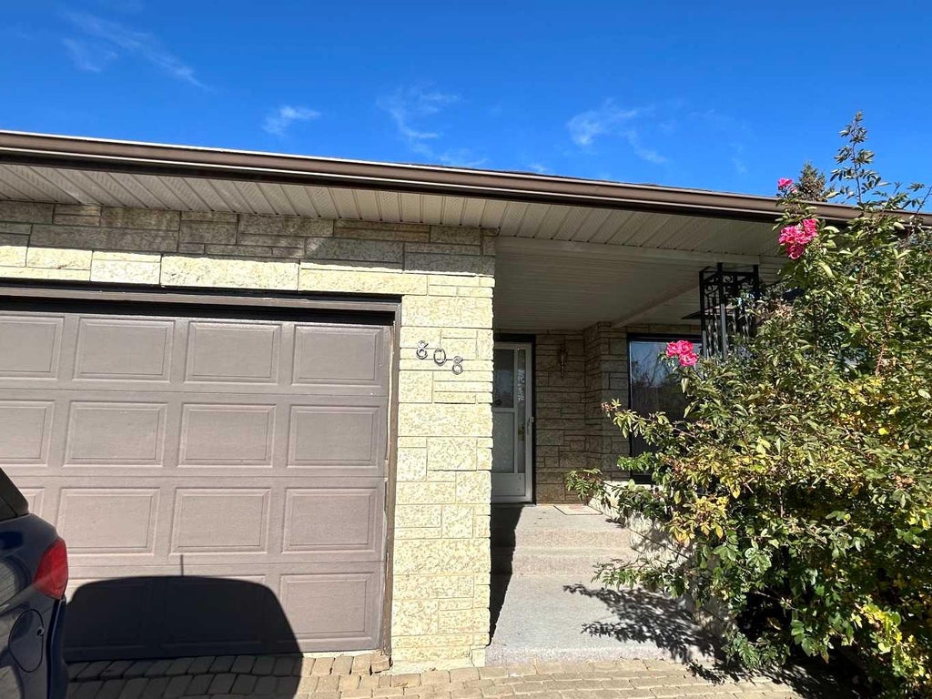 Photo of 808 4 Avenue W, Brooks, AB T1R 0B5 (MLS # A2353629)