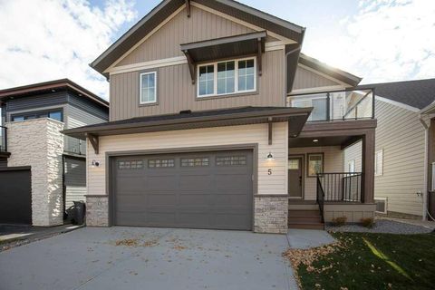 Photo of 5 Songbird Green, Sylvan Lake, AB T4S 0S6 (MLS # A2264290)