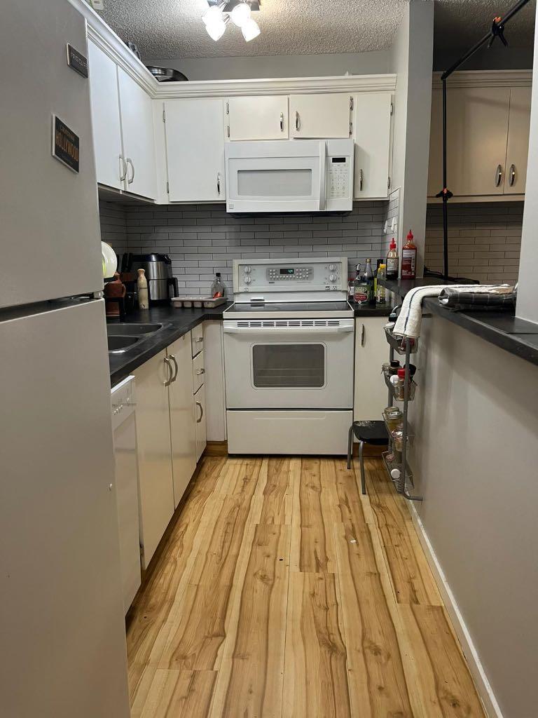 1712 38 Street SE 306