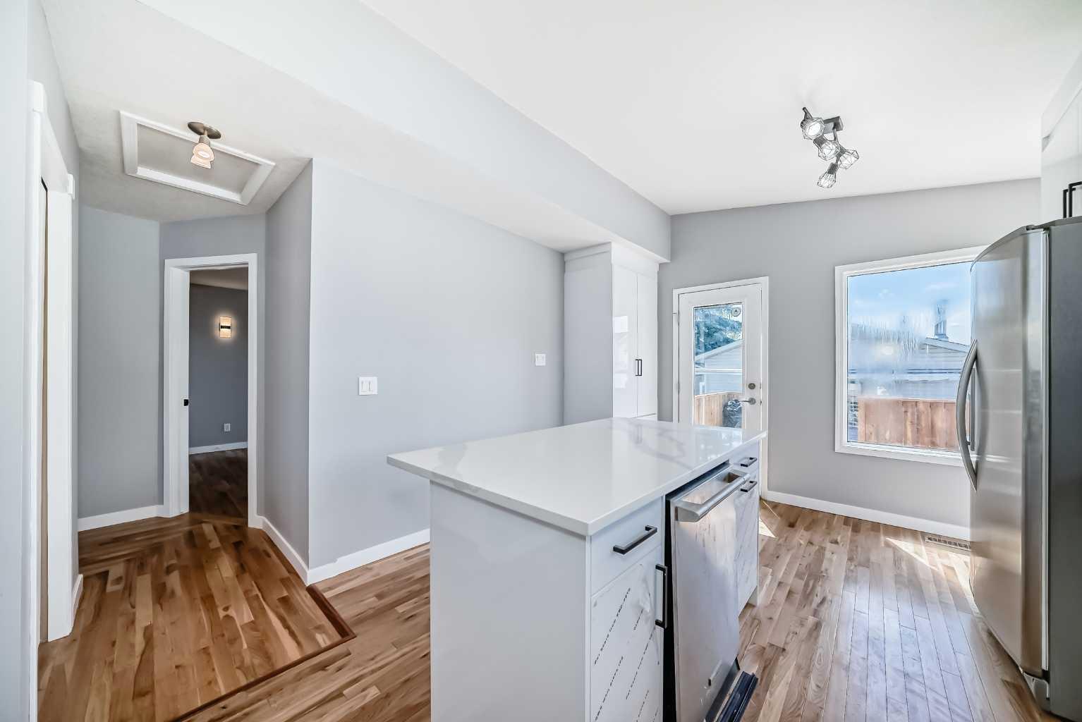 77 Shawfield Way SW