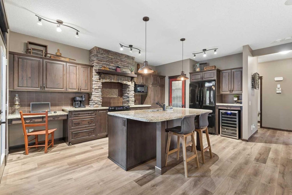 Photo of 32 Cranarch Bay SE, Calgary, AB T3M 0W6 (MLS # A2353862)