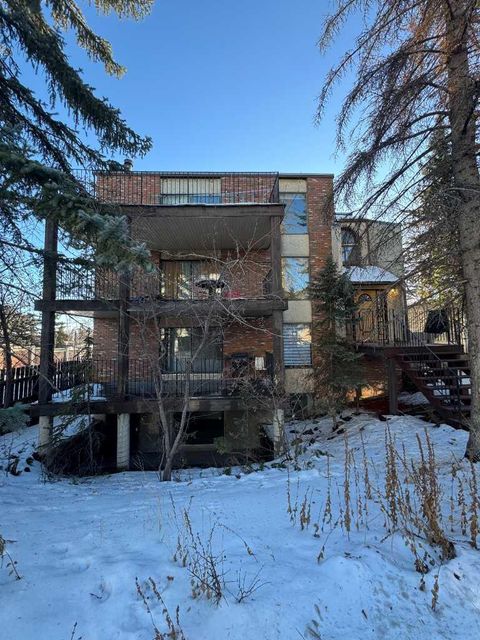 2515 First Avenue NW 1-7 Calgary AB T2N 0C3