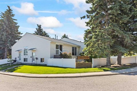 Photo of 101 Sabrina Way SW, Calgary, AB T2W 4J4 (MLS # A2327195)