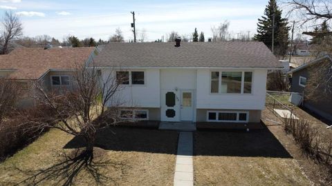 Photo of 103 7 Avenue E, Hanna, AB T0J 1P0 (MLS # A2306075)
