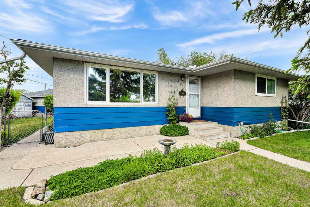 Photo of 244 Travis Place NE, Calgary, AB T2K 3W4 (MLS # A2317176)