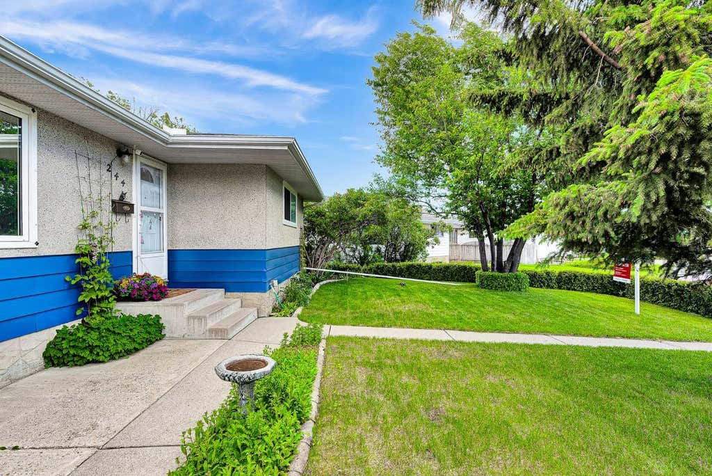 Photo of 244 Travis Place NE, Calgary, AB T2K 3W4 (MLS # A2317176)